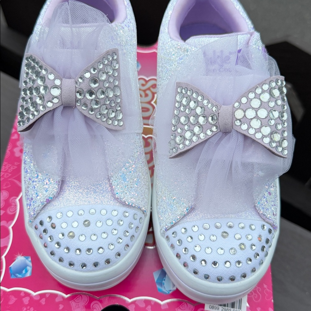 Skechers Twinkle Toes Sweetie Bow Light-Up Trainers – White – Girls Size 1